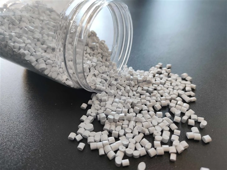 UV stabilizirane PC granule za vanjsku upotrebu